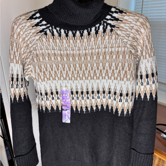 JohnPaulRichard Black and Cream TurtleNeck Sweater - Picture 4 of 4